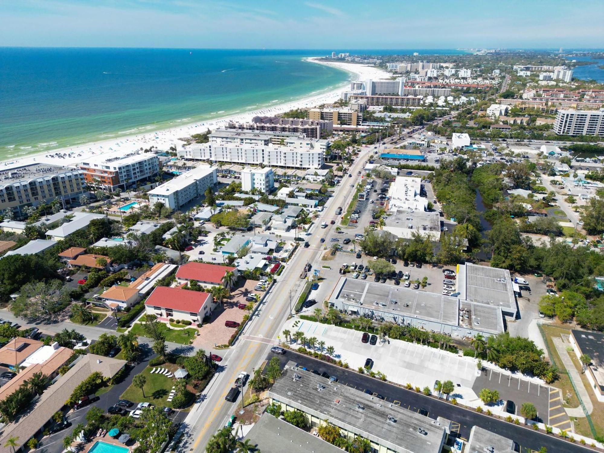 Updated Condo With Pool, Walk To Crescent Beach & Restaurants! Sarasota Exterior photo