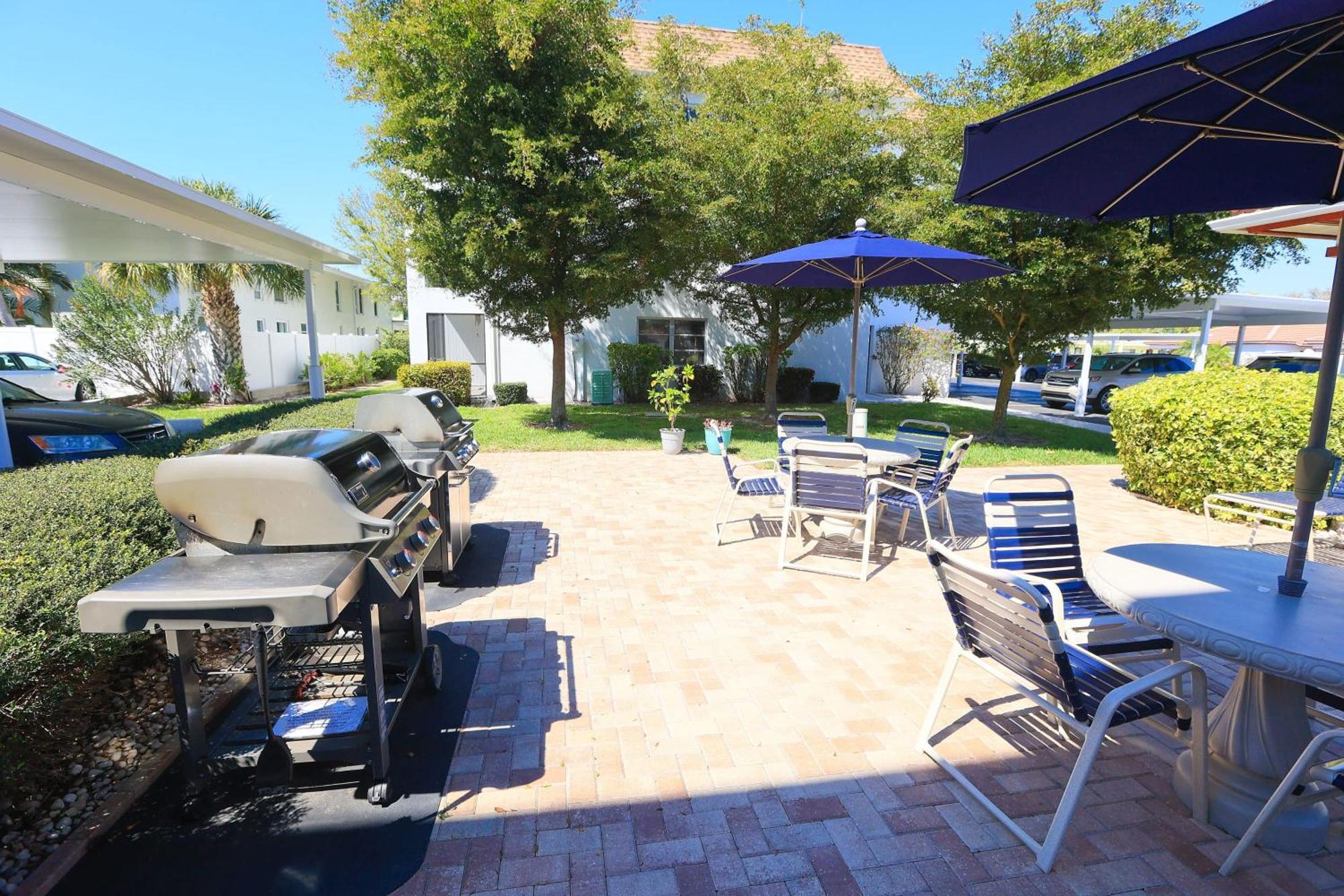 Updated Condo With Pool, Walk To Crescent Beach & Restaurants! Sarasota Exterior photo