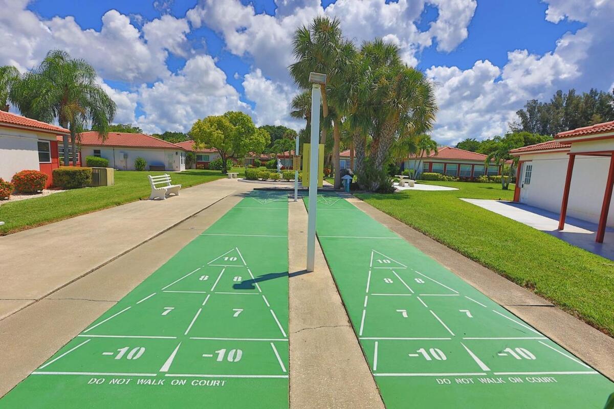 Updated Condo With Pool, Walk To Crescent Beach & Restaurants! Sarasota Exterior photo